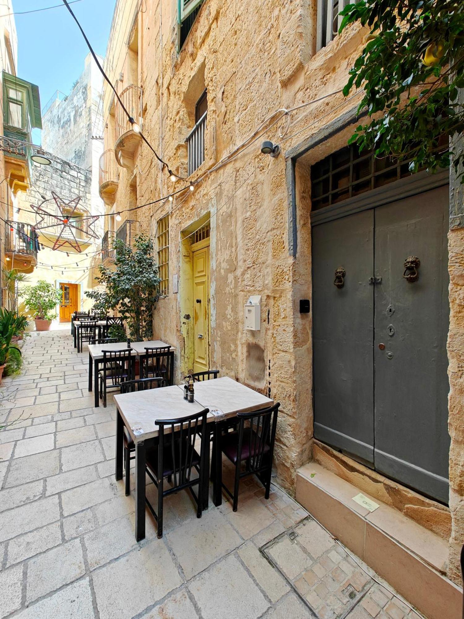Travelers Stay بيرغو المظهر الخارجي الصورة