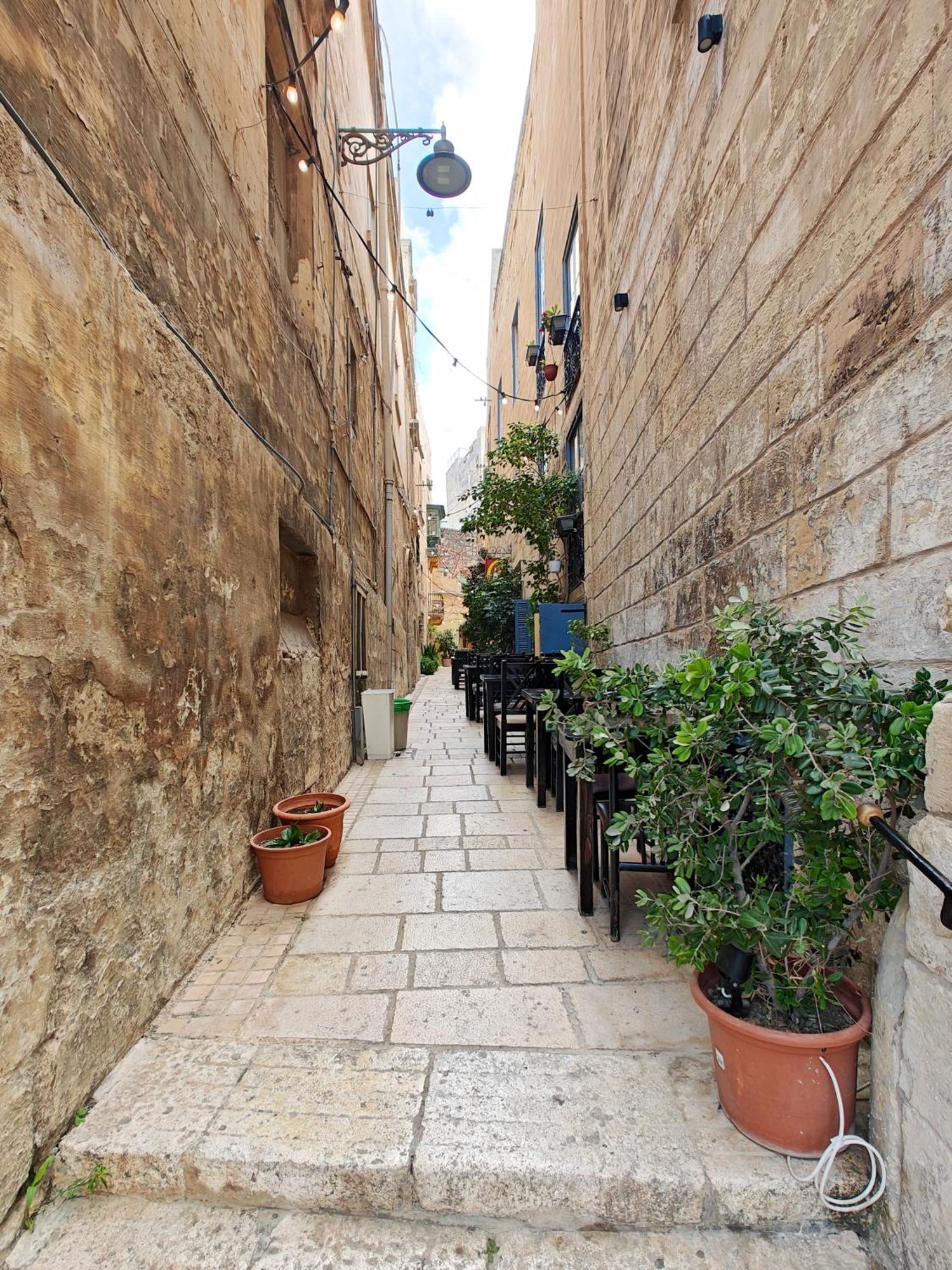 Travelers Stay بيرغو المظهر الخارجي الصورة